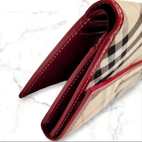 Stunning BURBERRY Bifold Wallet Iconic Tartan Plaid NWOT & Plastic on Front Logo - Picture 8 of 15